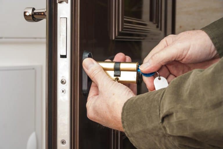 how to call a locksmith london