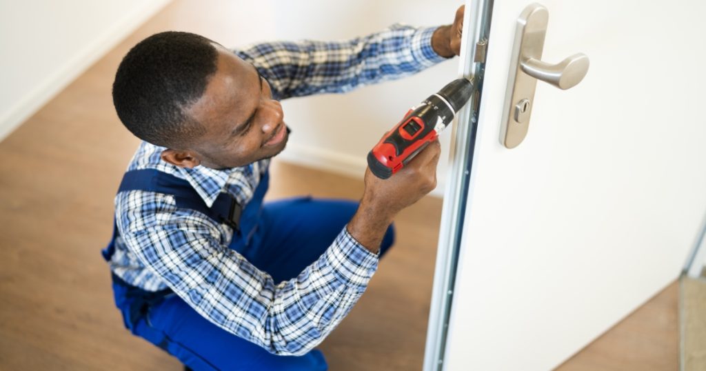 When to Call an Emergency Locksmith